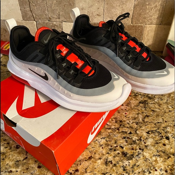 Nike Air Max Axis - Picture 2 of 7